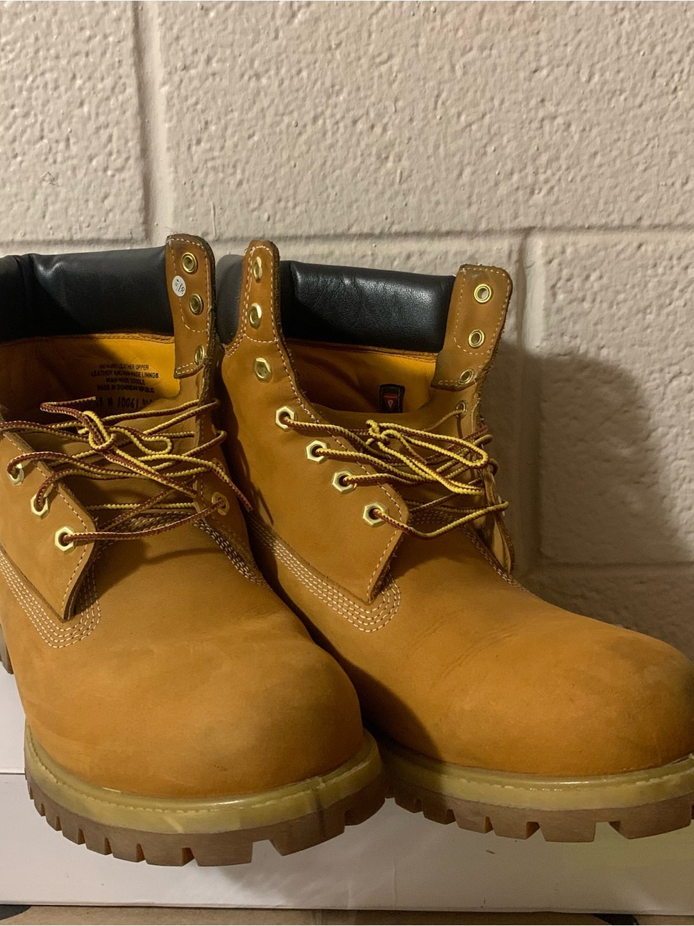 Timberlands Mens Lace-Up Work Boots in Wheat Brown with Padded Collar